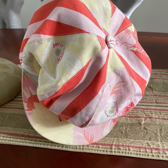 Burberry hat - Picture 2 of 8